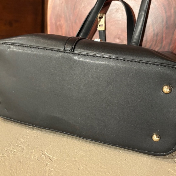 Dana B and Karen Grey Cloth Hand  Bag with Black Faux Leather Accents. - Picture 5 of 5